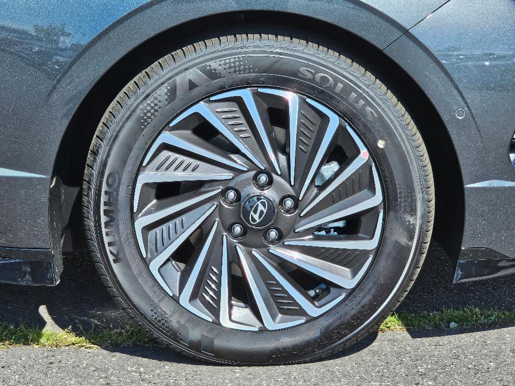 new 2025 Hyundai Sonata Hybrid car, priced at $37,310