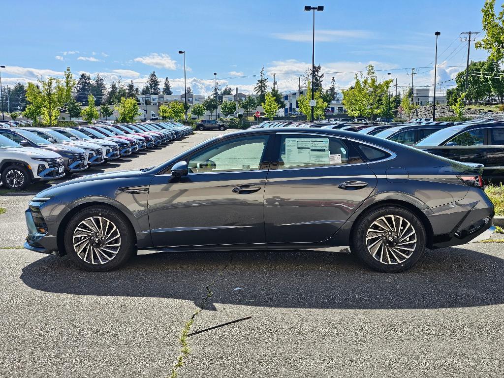 new 2025 Hyundai Sonata Hybrid car, priced at $37,310