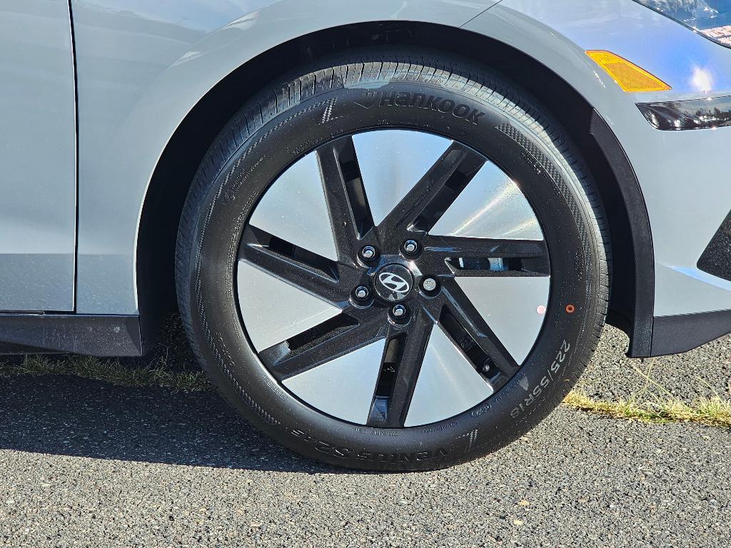 new 2025 Hyundai IONIQ 6 car, priced at $32,255