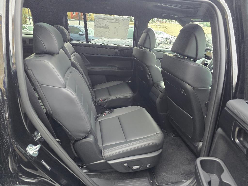 new 2025 Hyundai SANTA FE HEV car, priced at $48,132