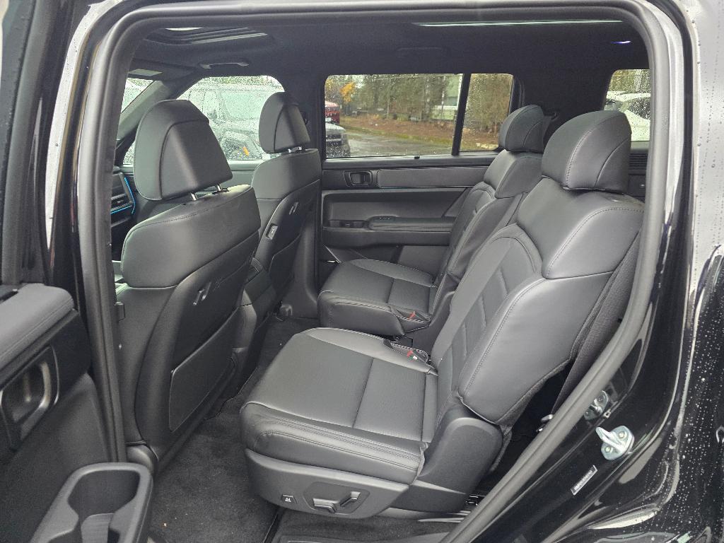 new 2025 Hyundai SANTA FE HEV car, priced at $48,132