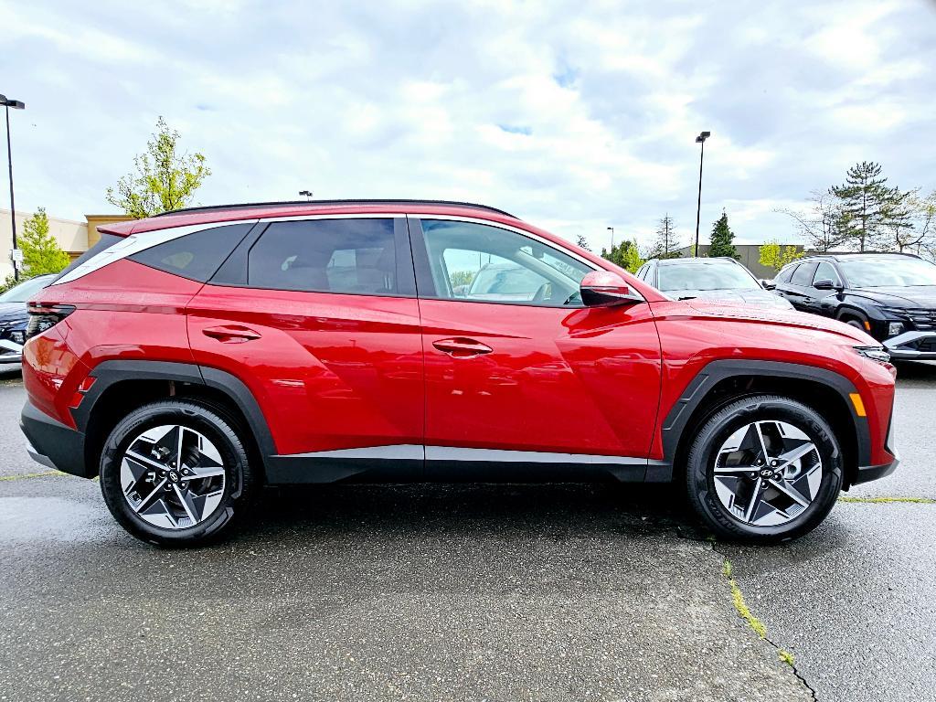 new 2025 Hyundai TUCSON Hybrid car, priced at $37,112