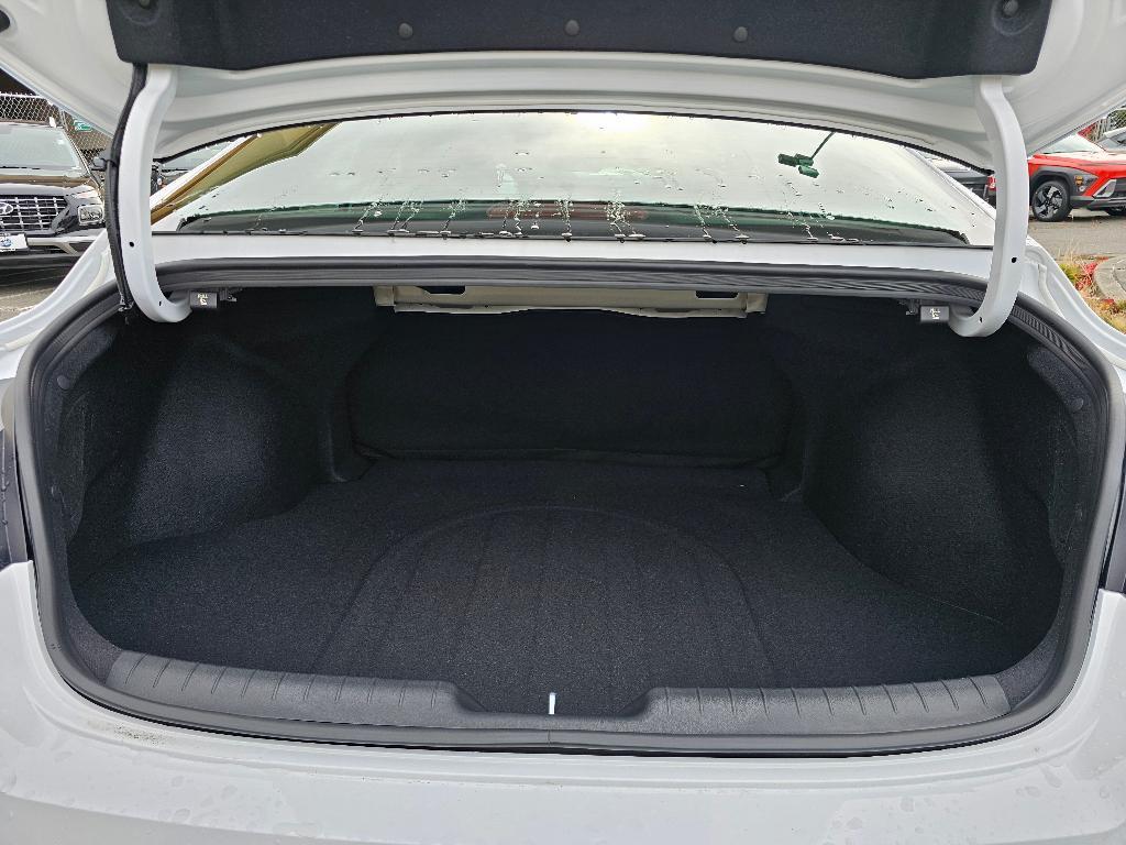 new 2026 Hyundai ELANTRA HEV car, priced at $26,024