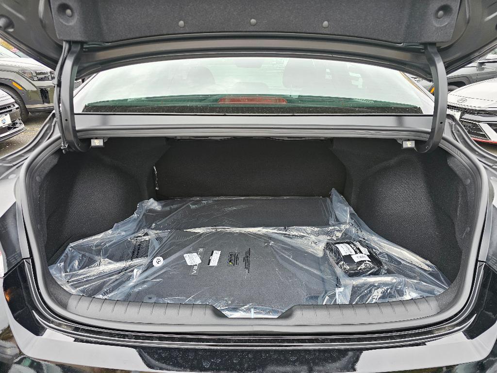 new 2025 Hyundai ELANTRA HEV car, priced at $23,028