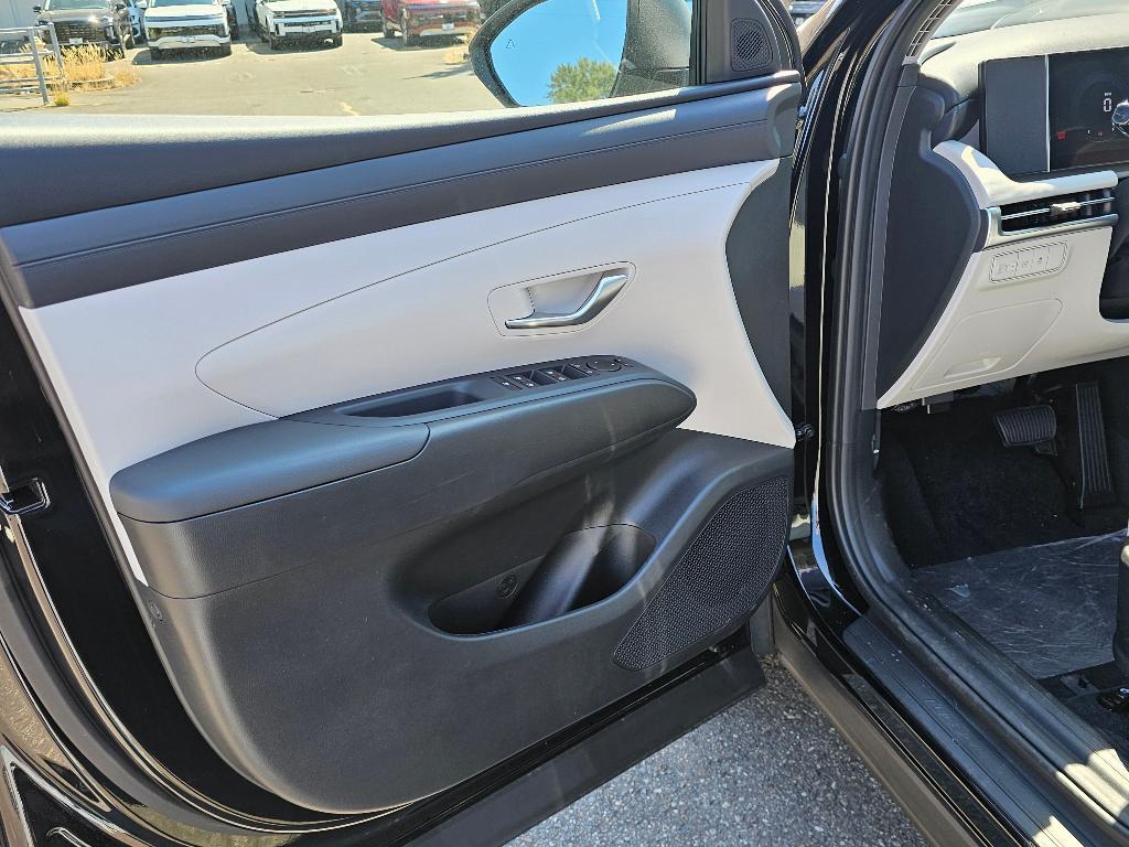 new 2025 Hyundai Tucson car, priced at $28,415