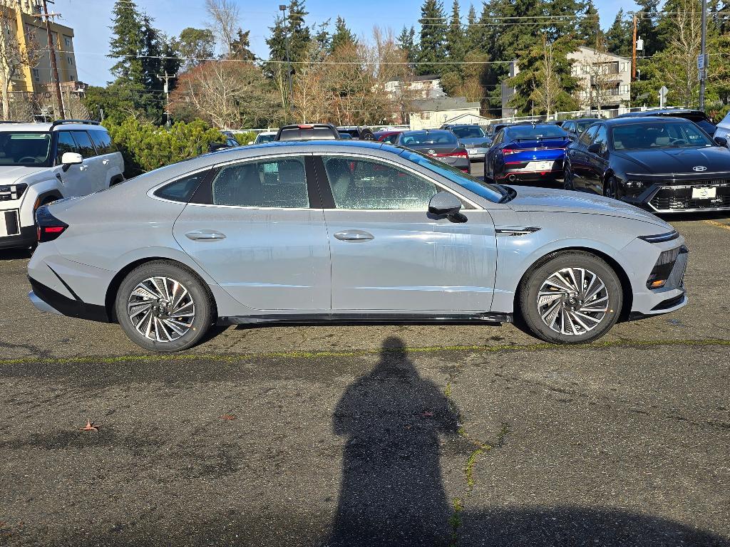 new 2025 Hyundai Sonata Hybrid car, priced at $38,380