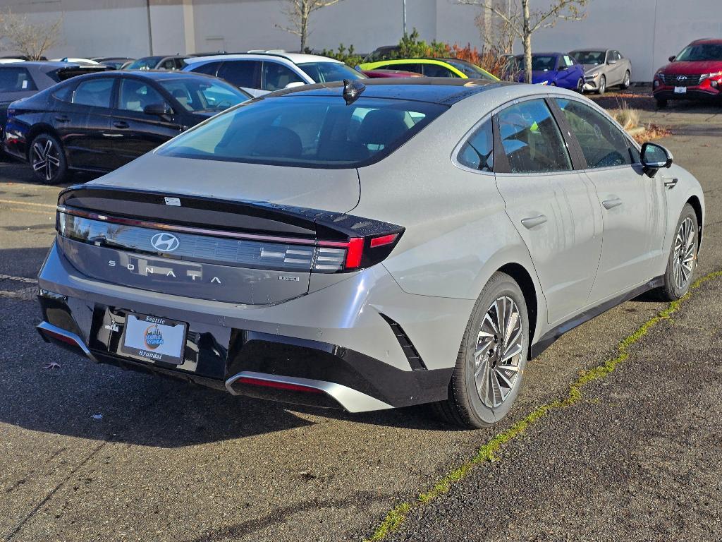 new 2025 Hyundai Sonata Hybrid car, priced at $38,380