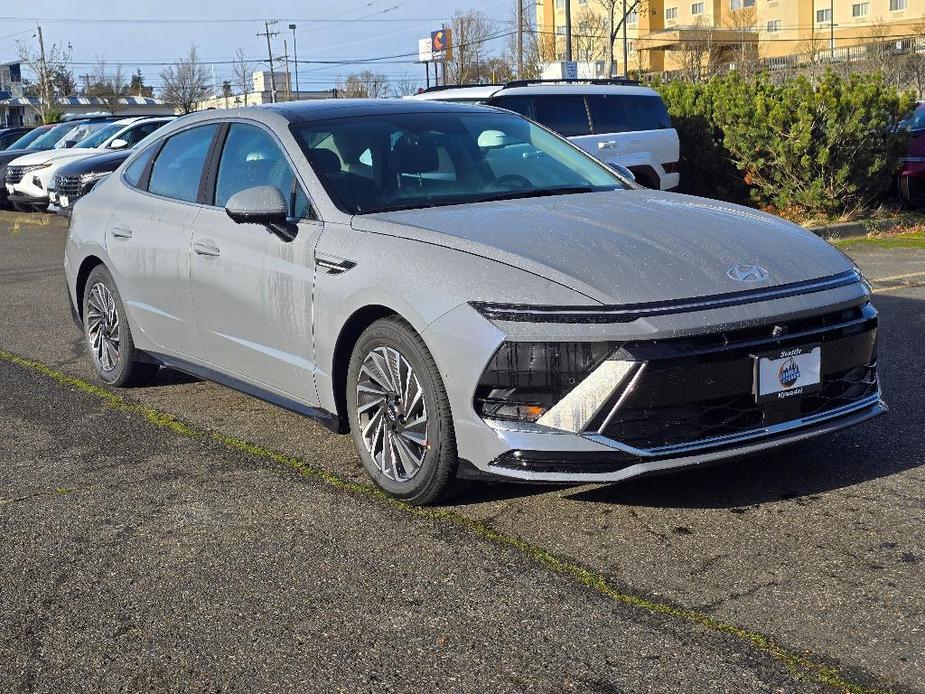 new 2025 Hyundai Sonata Hybrid car, priced at $38,380