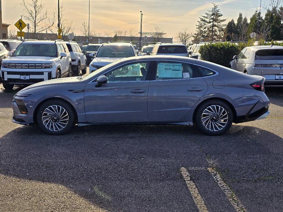 new 2025 Hyundai Sonata Hybrid car, priced at $38,380