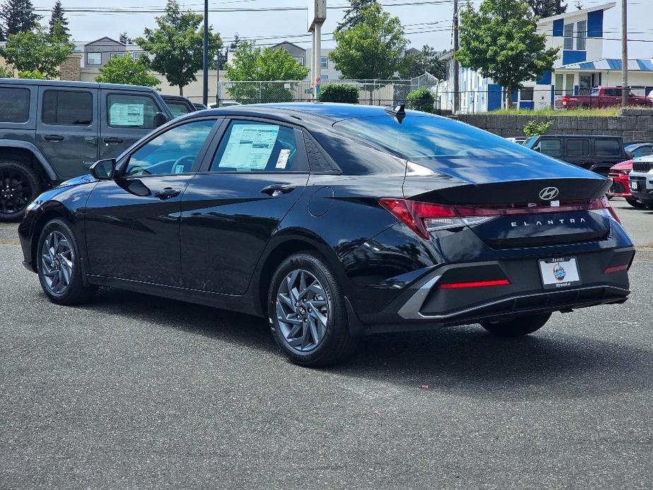 new 2024 Hyundai Elantra car, priced at $21,805