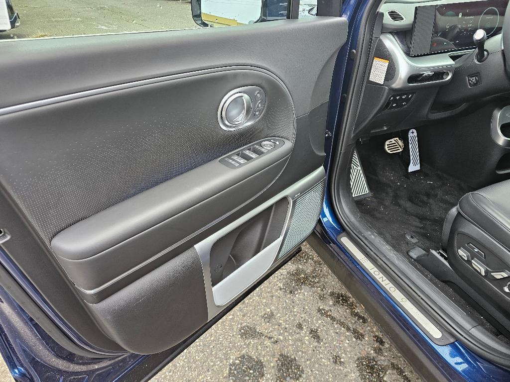 new 2026 Hyundai IONIQ 9 car, priced at $77,305