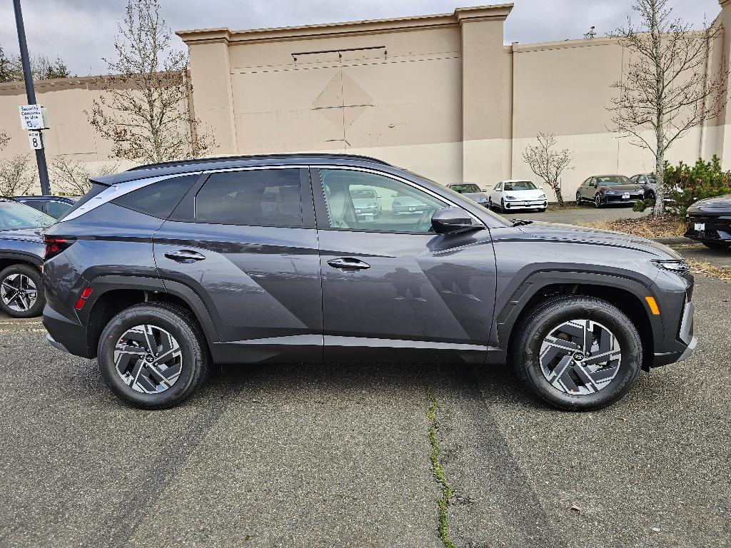 new 2025 Hyundai TUCSON Hybrid car, priced at $33,536