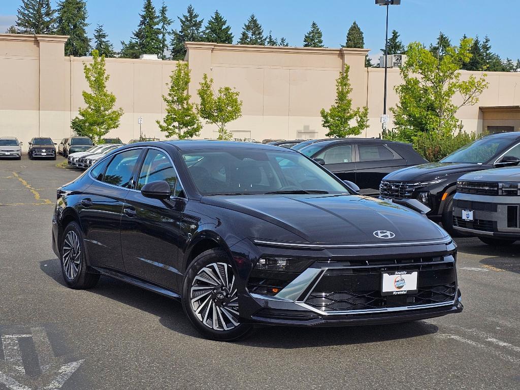 new 2025 Hyundai Sonata Hybrid car, priced at $30,968