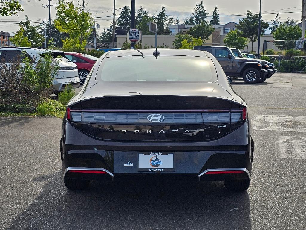 new 2025 Hyundai Sonata Hybrid car, priced at $30,968