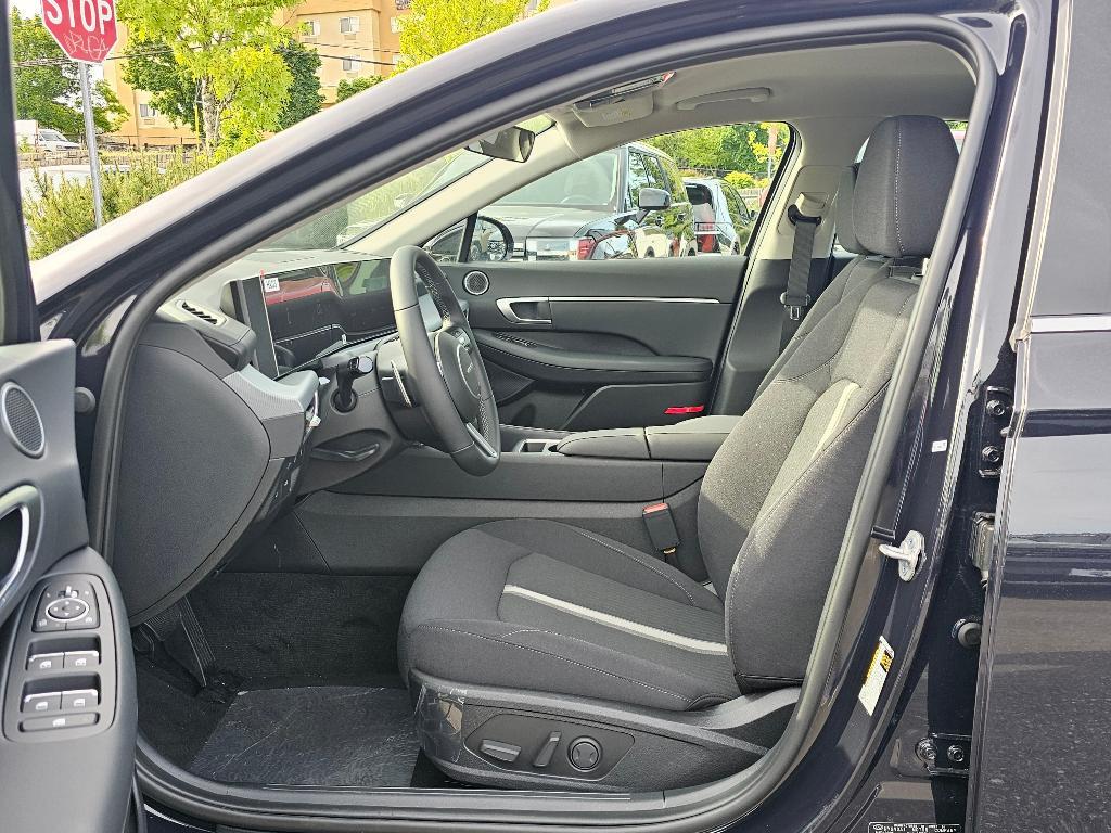 new 2025 Hyundai Sonata Hybrid car, priced at $30,968