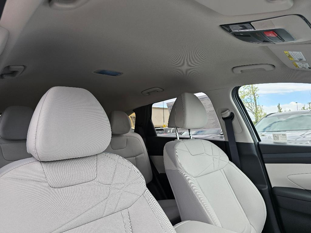 new 2025 Hyundai TUCSON Hybrid car, priced at $33,533