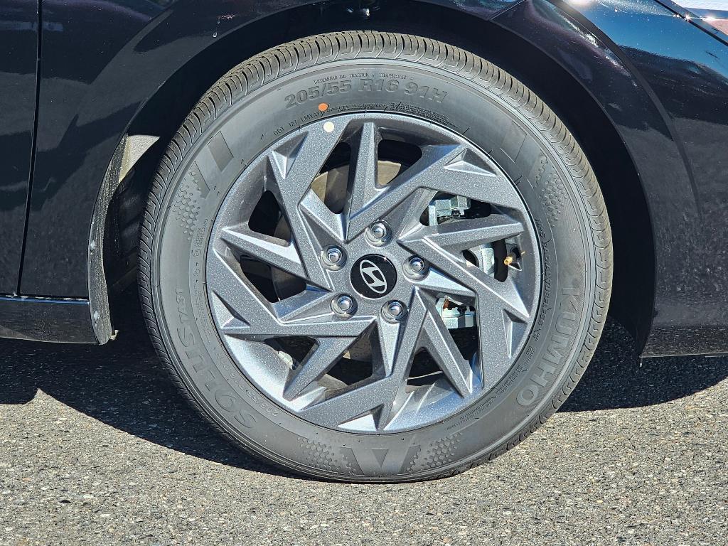 new 2025 Hyundai ELANTRA HEV car, priced at $23,058