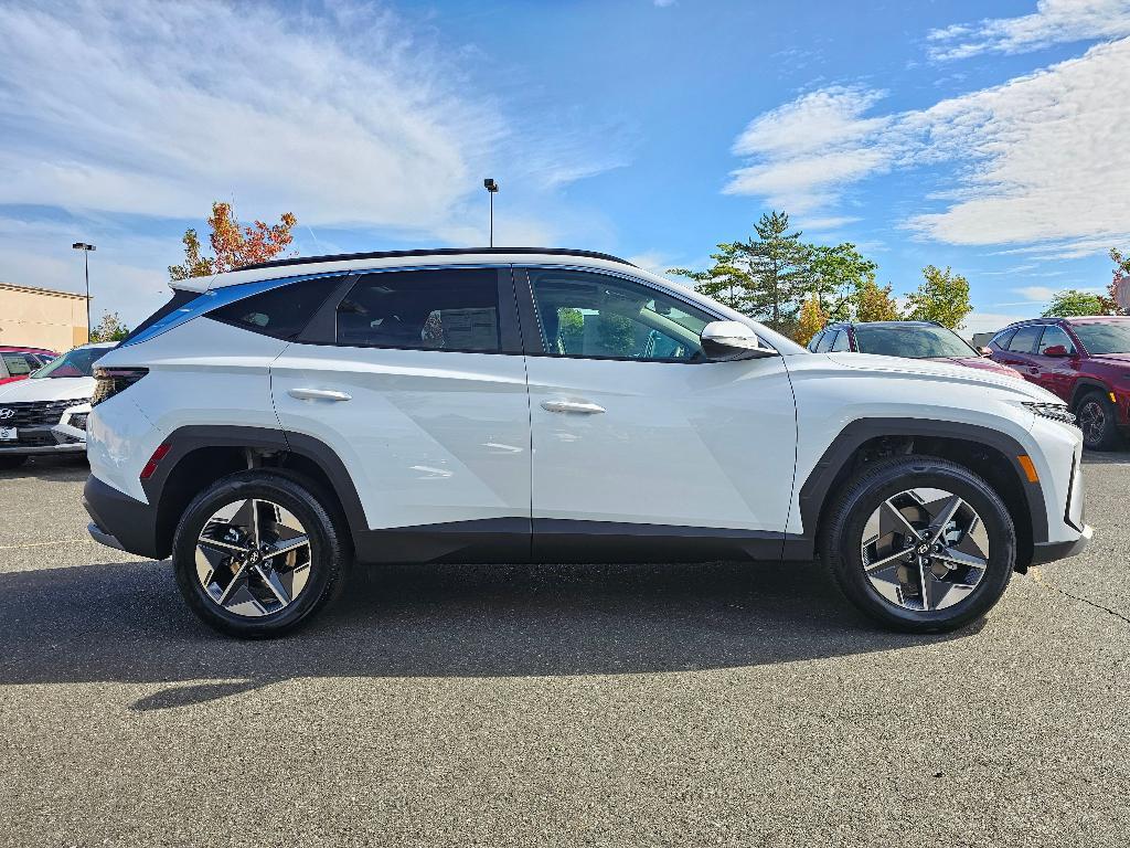 new 2025 Hyundai TUCSON Hybrid car, priced at $34,810