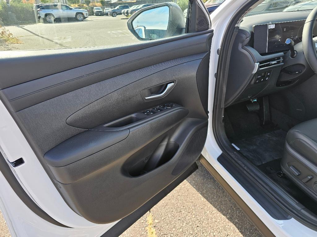 new 2025 Hyundai TUCSON Hybrid car, priced at $34,810
