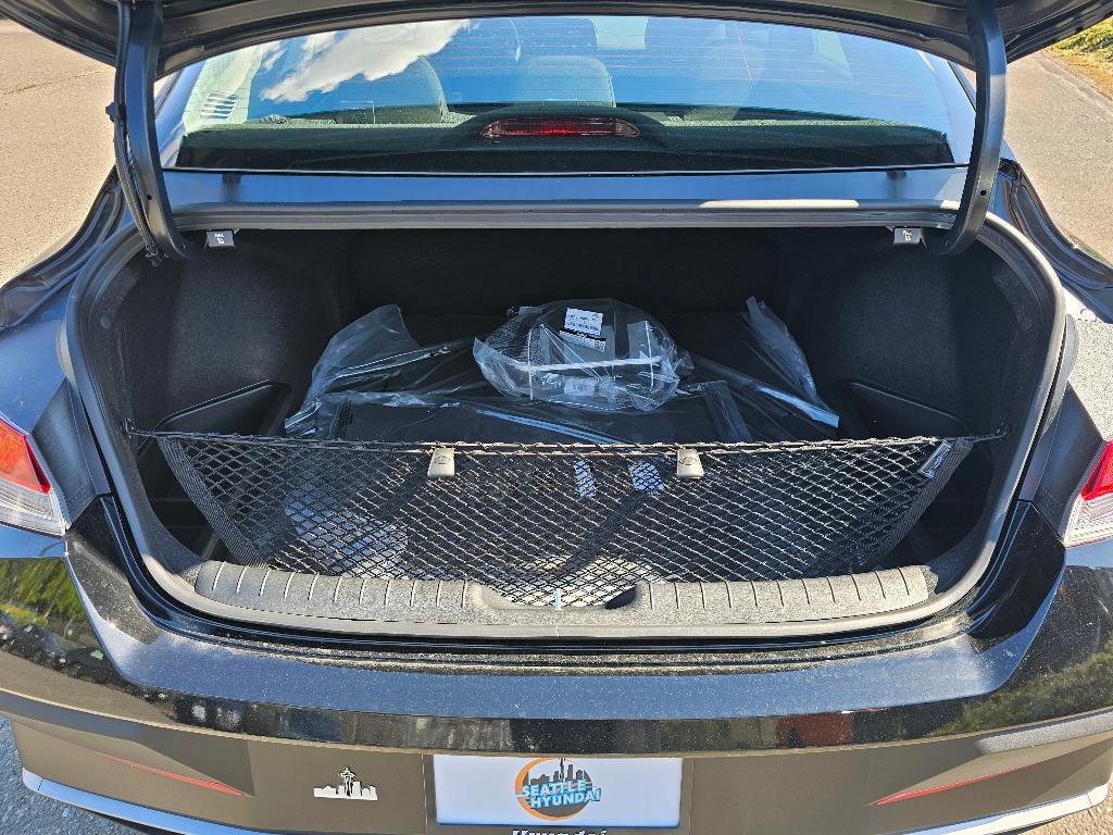 new 2025 Hyundai Elantra car, priced at $22,296