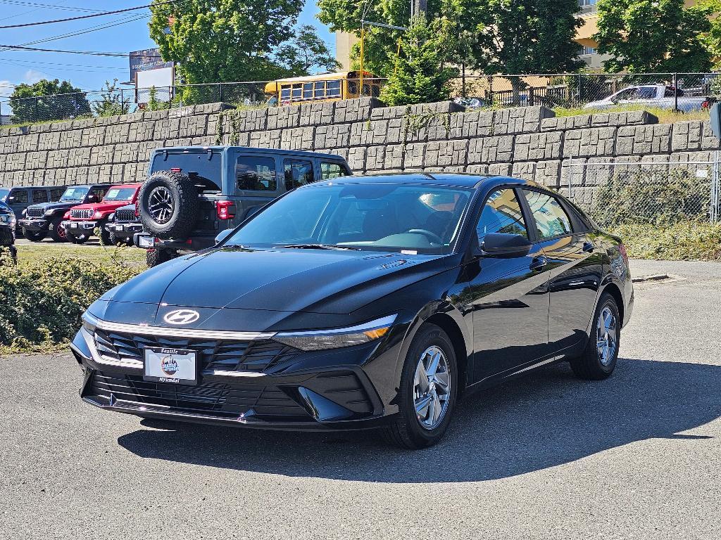 new 2025 Hyundai Elantra car, priced at $22,296