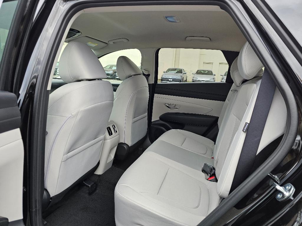 new 2025 Hyundai TUCSON Hybrid car, priced at $33,471