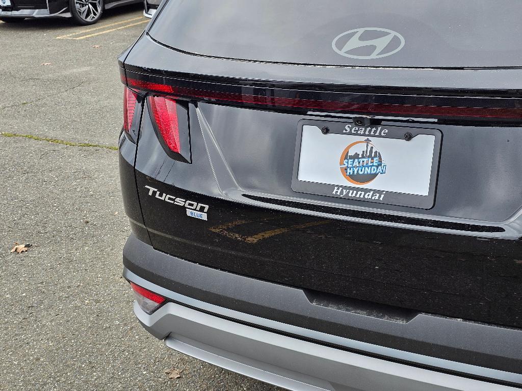 new 2025 Hyundai TUCSON Hybrid car, priced at $33,471