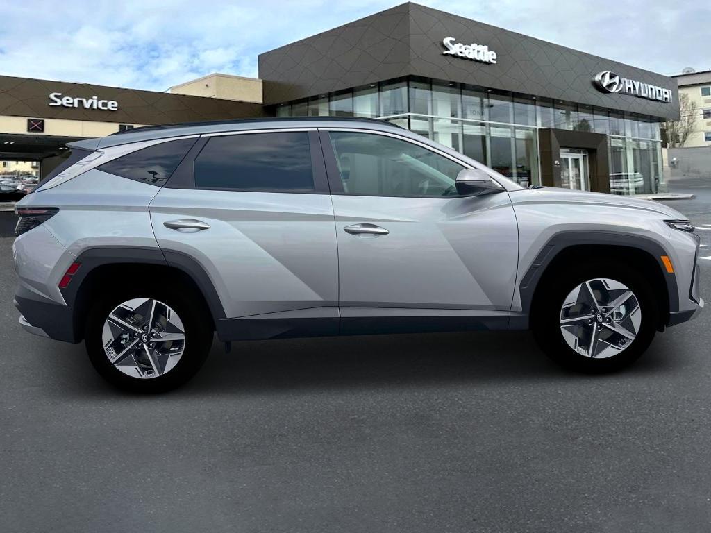 new 2025 Hyundai TUCSON Hybrid car, priced at $36,518