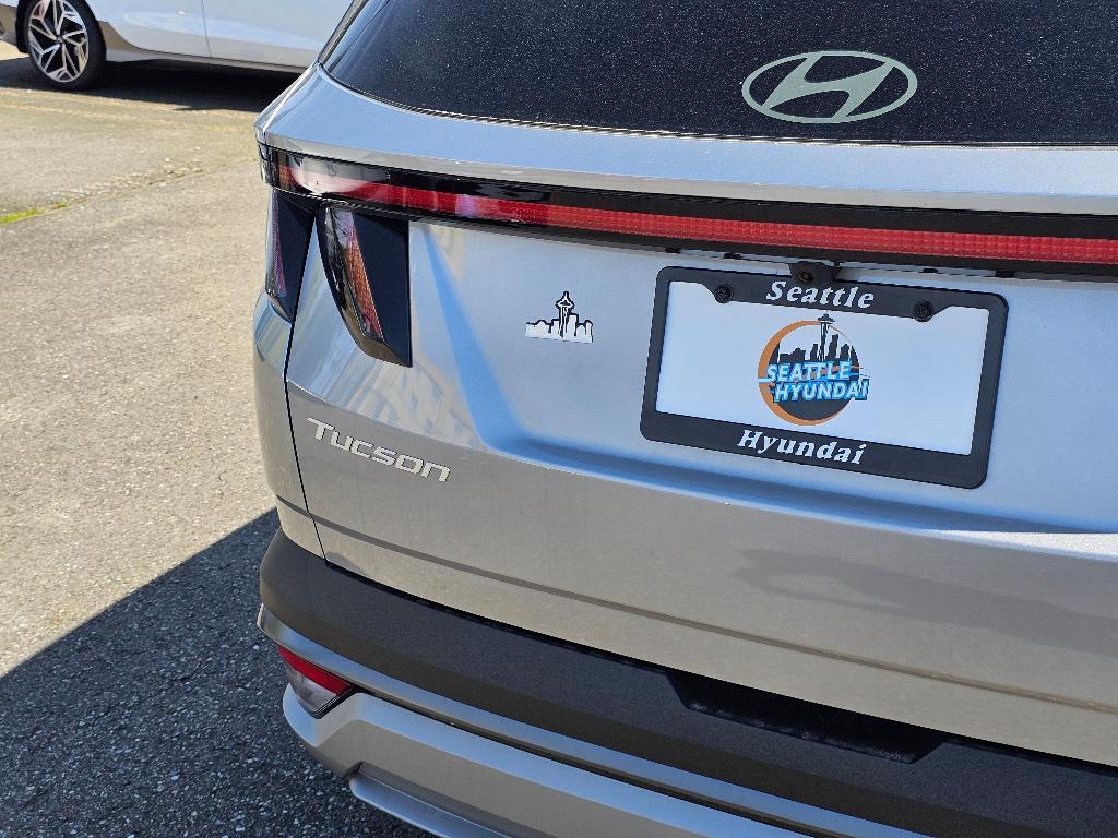 new 2025 Hyundai TUCSON Hybrid car, priced at $36,518