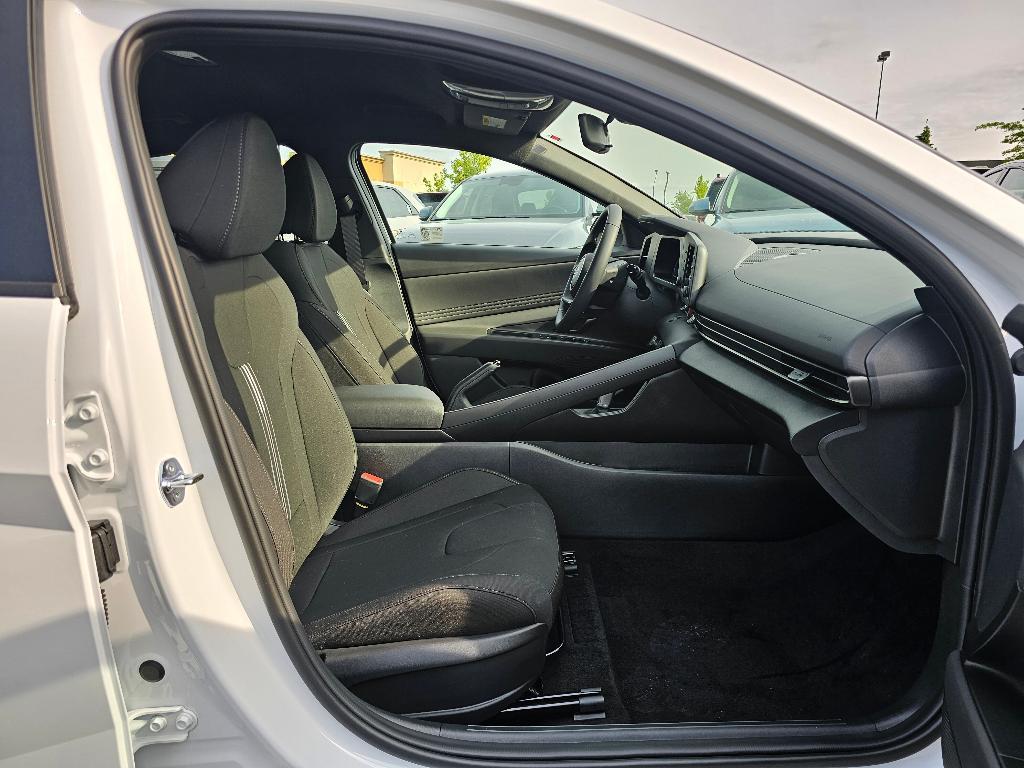 new 2025 Hyundai Elantra car, priced at $23,694