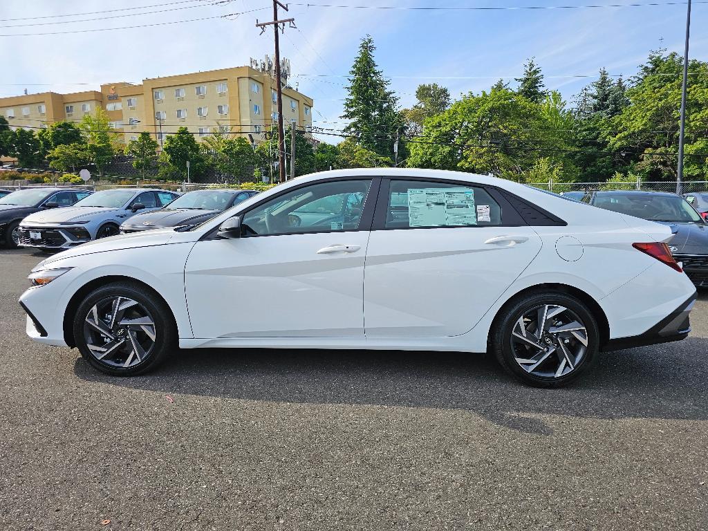 new 2025 Hyundai Elantra car, priced at $23,694