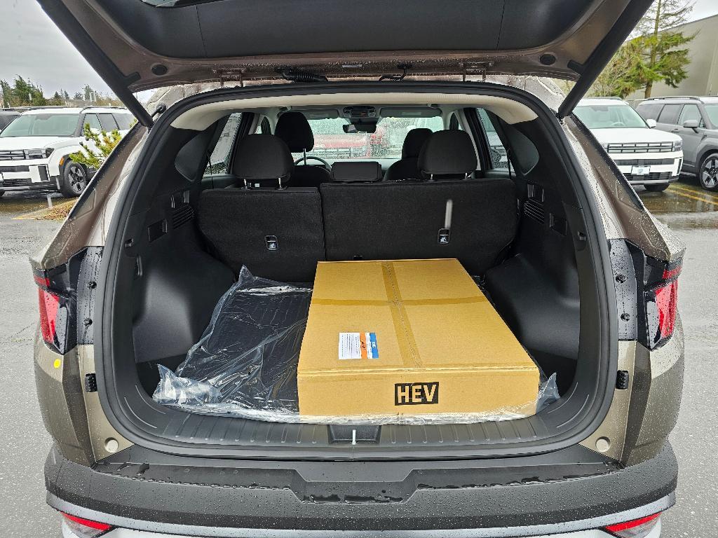 new 2025 Hyundai TUCSON Hybrid car, priced at $33,620