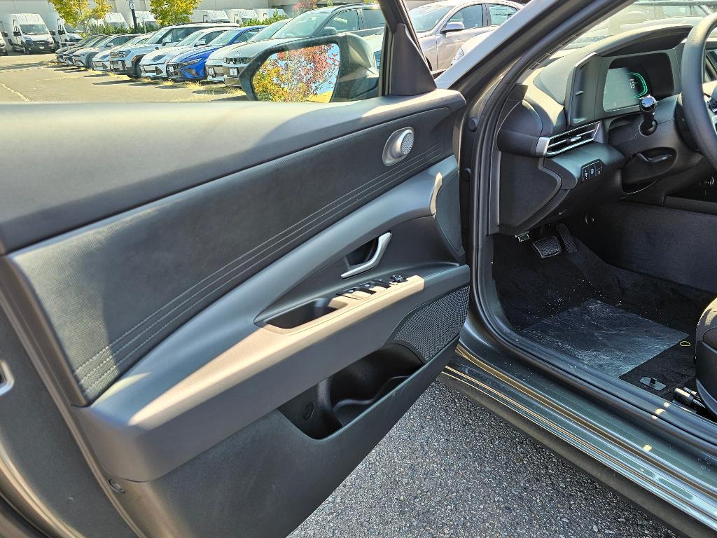 new 2025 Hyundai ELANTRA HEV car, priced at $23,058