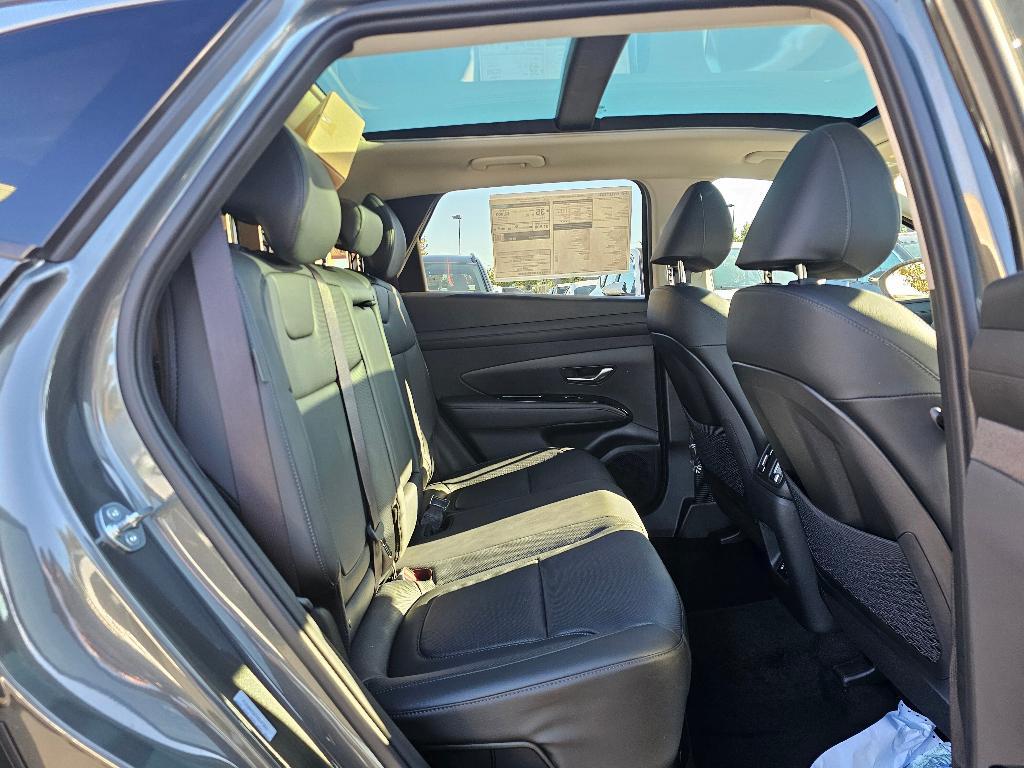new 2025 Hyundai TUCSON Hybrid car, priced at $41,917