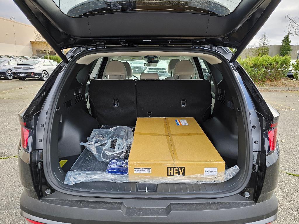 new 2025 Hyundai TUCSON Hybrid car, priced at $33,471