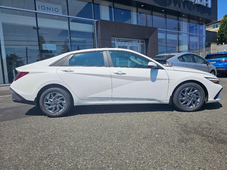 new 2024 Hyundai Elantra car, priced at $22,250