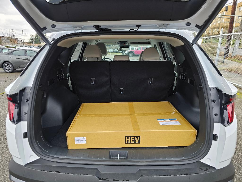 new 2025 Hyundai TUCSON Hybrid car, priced at $33,999