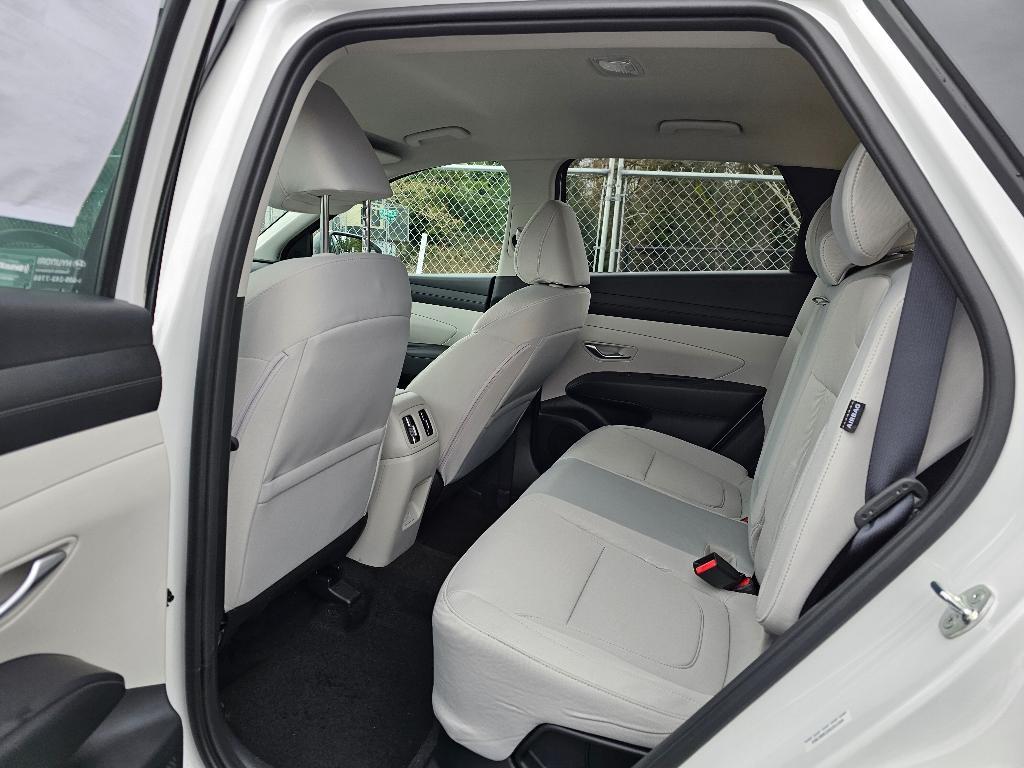 new 2025 Hyundai TUCSON Hybrid car, priced at $33,999