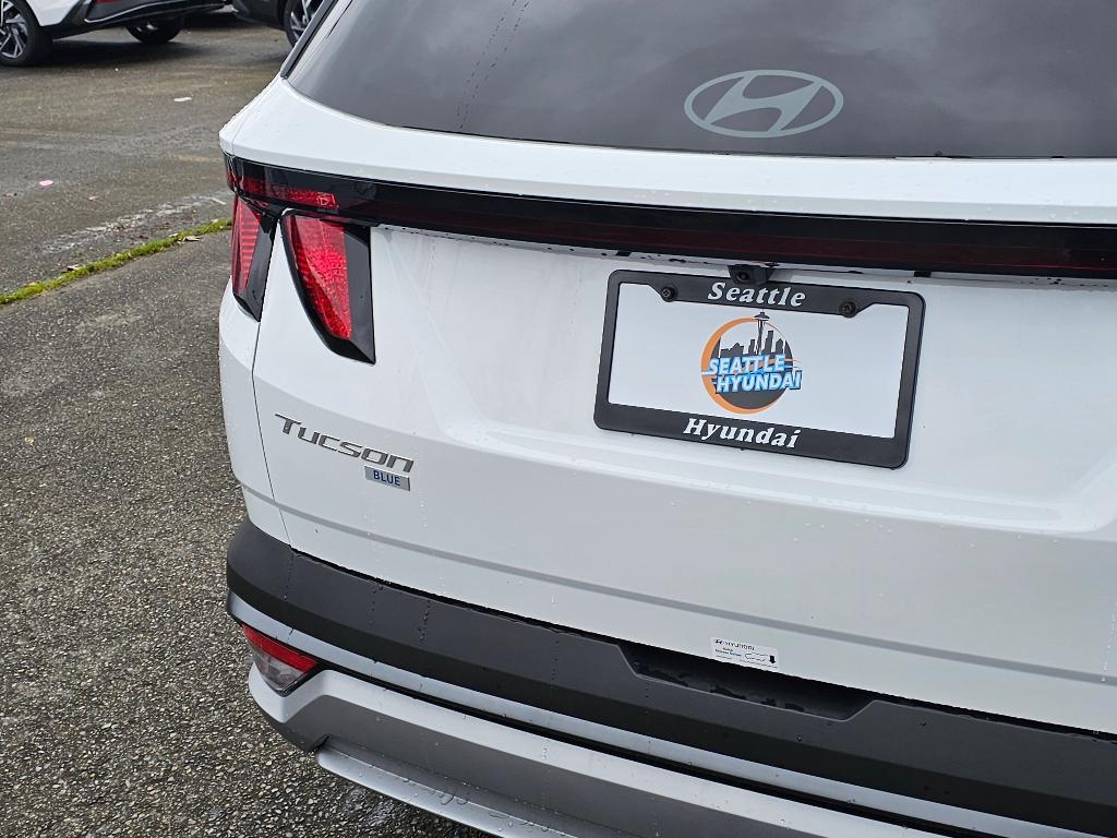 new 2025 Hyundai TUCSON Hybrid car, priced at $33,999