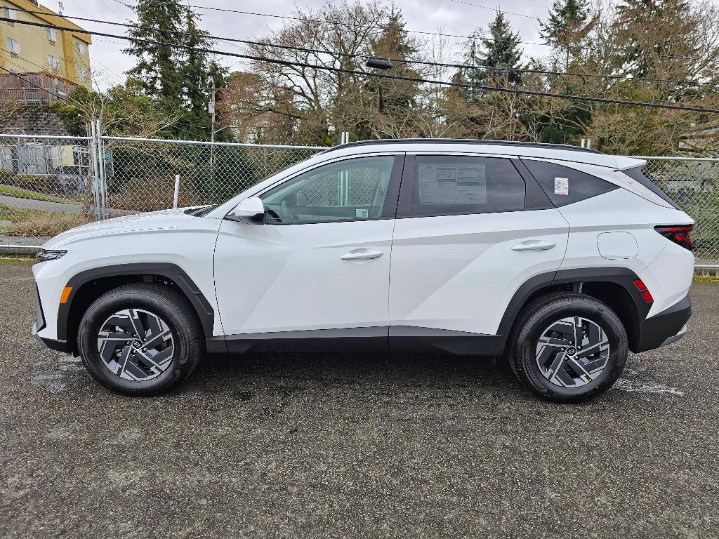 new 2025 Hyundai TUCSON Hybrid car, priced at $33,999