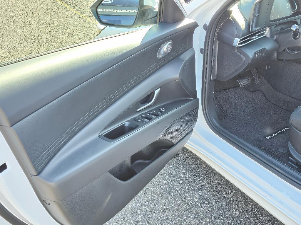 new 2025 Hyundai Elantra car, priced at $22,013