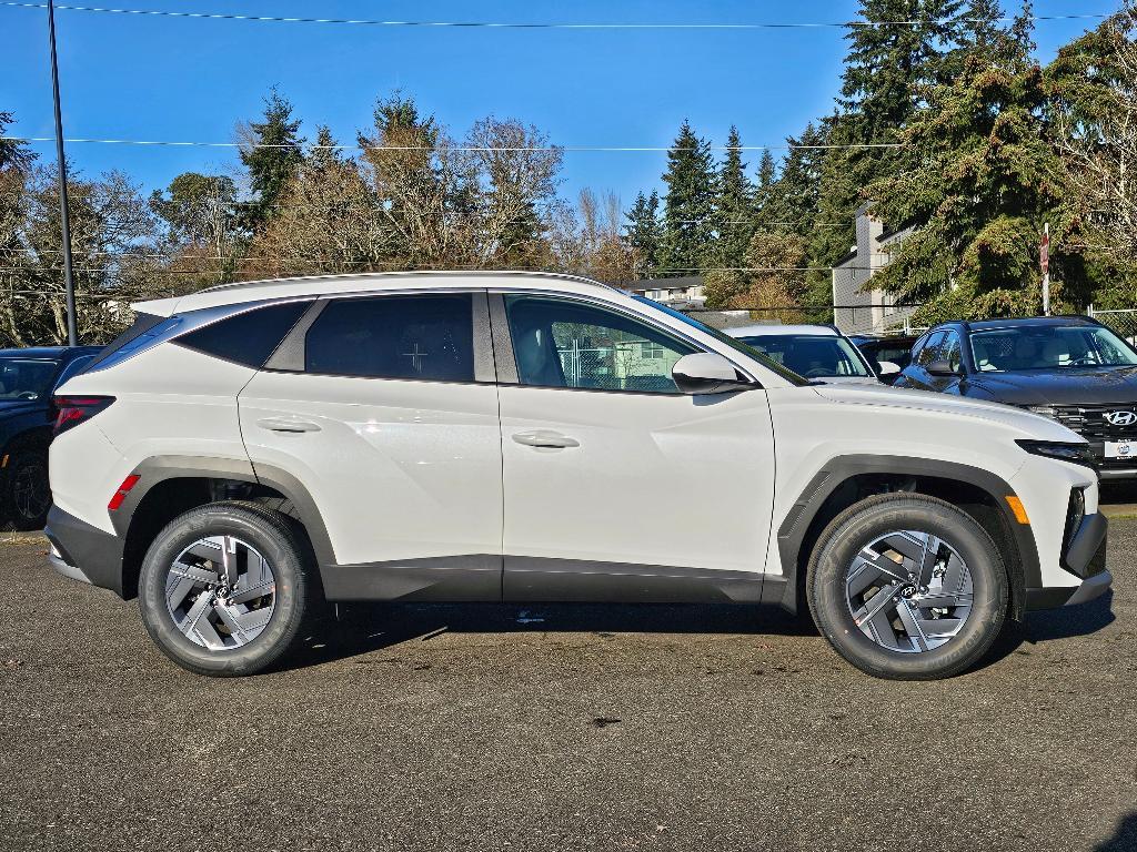 new 2025 Hyundai TUCSON Hybrid car, priced at $34,079