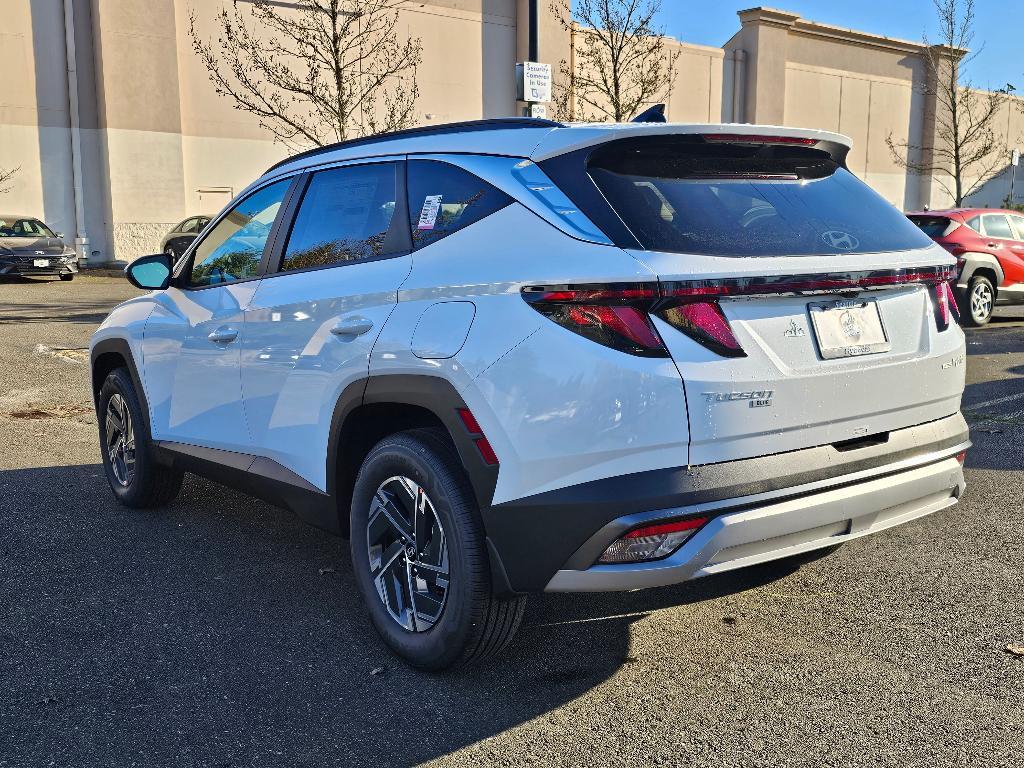 new 2025 Hyundai TUCSON Hybrid car, priced at $34,079