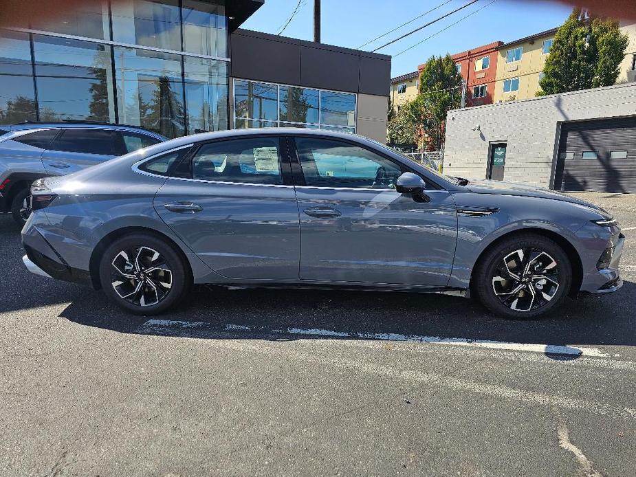 new 2024 Hyundai Sonata car, priced at $27,735