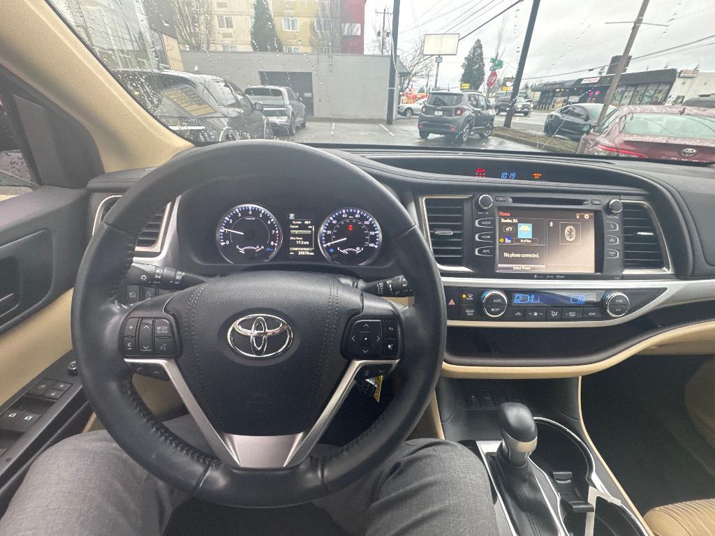 used 2019 Toyota Highlander car, priced at $28,777