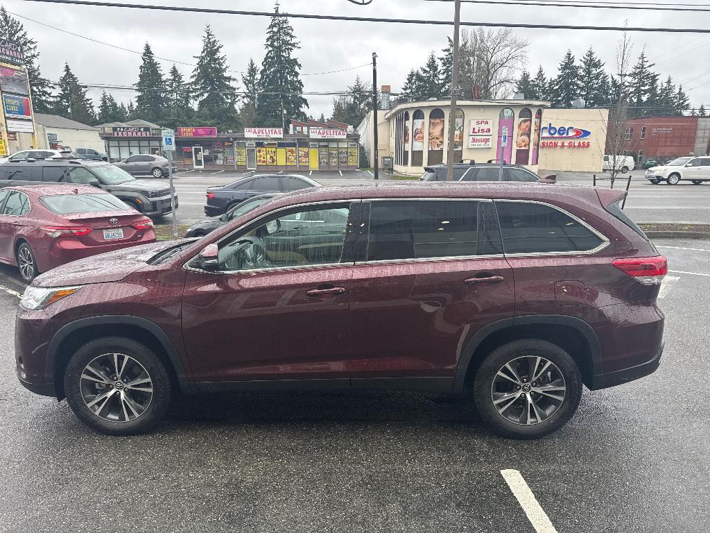 used 2019 Toyota Highlander car, priced at $28,777