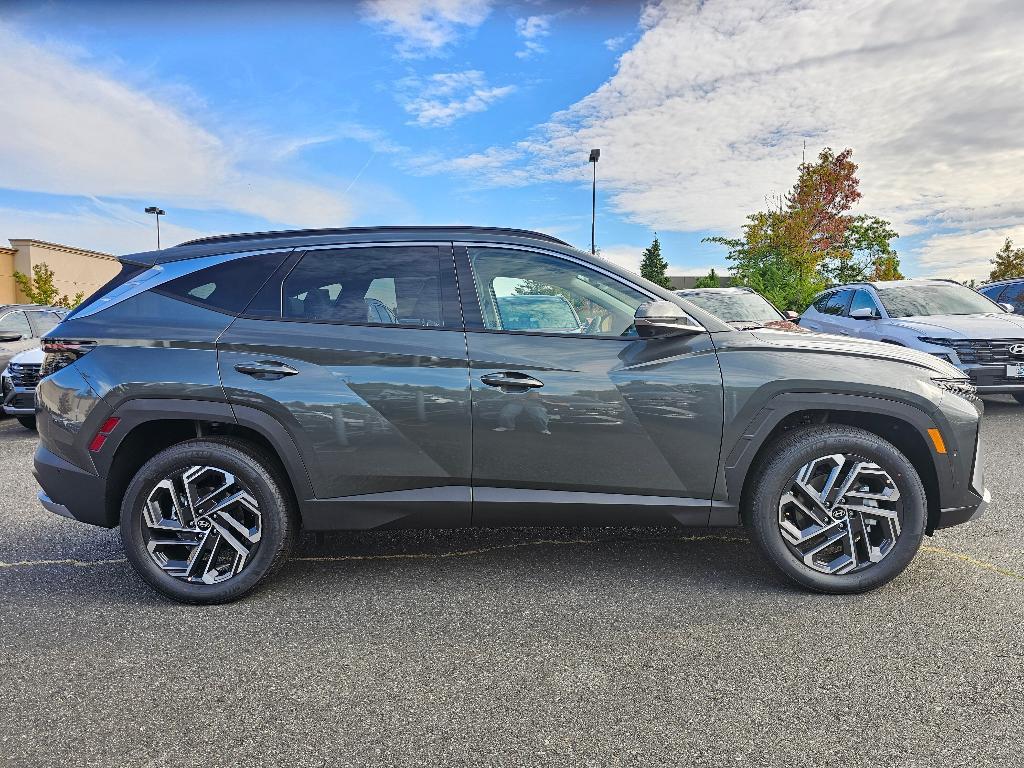 new 2025 Hyundai TUCSON Hybrid car, priced at $40,860
