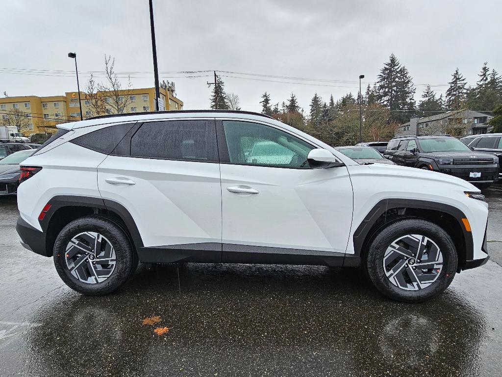 new 2025 Hyundai TUCSON Hybrid car, priced at $34,024