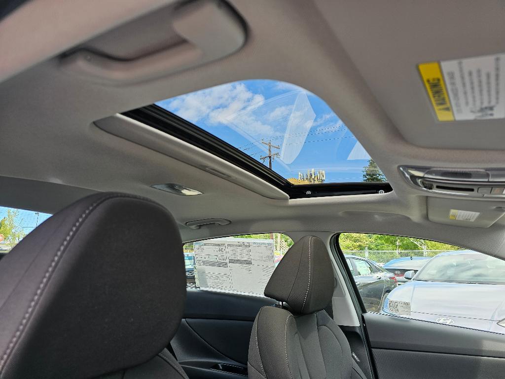 new 2025 Hyundai Elantra car, priced at $25,674
