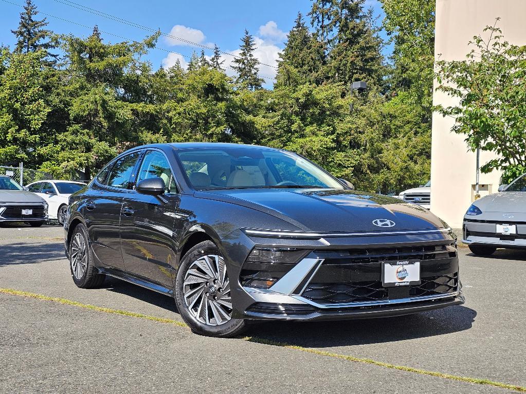 new 2025 Hyundai Sonata Hybrid car, priced at $30,968